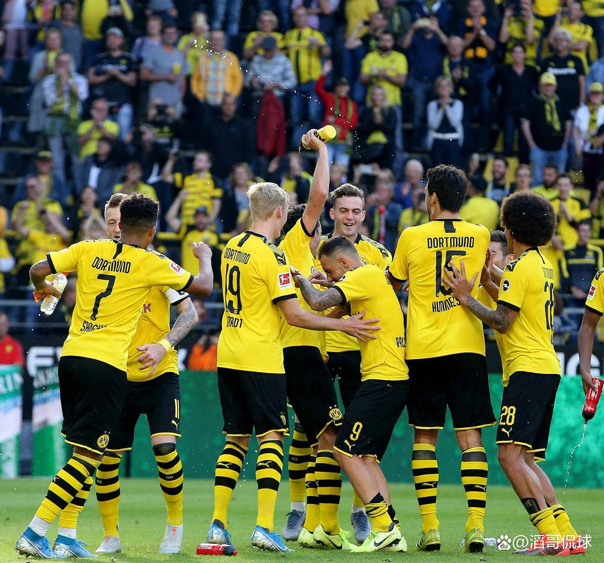 关于加时末段欧冠焦点战，拜仁慕尼黑远射贴柱，更衣室稳定，临场指挥获称赞的信息-开云入口